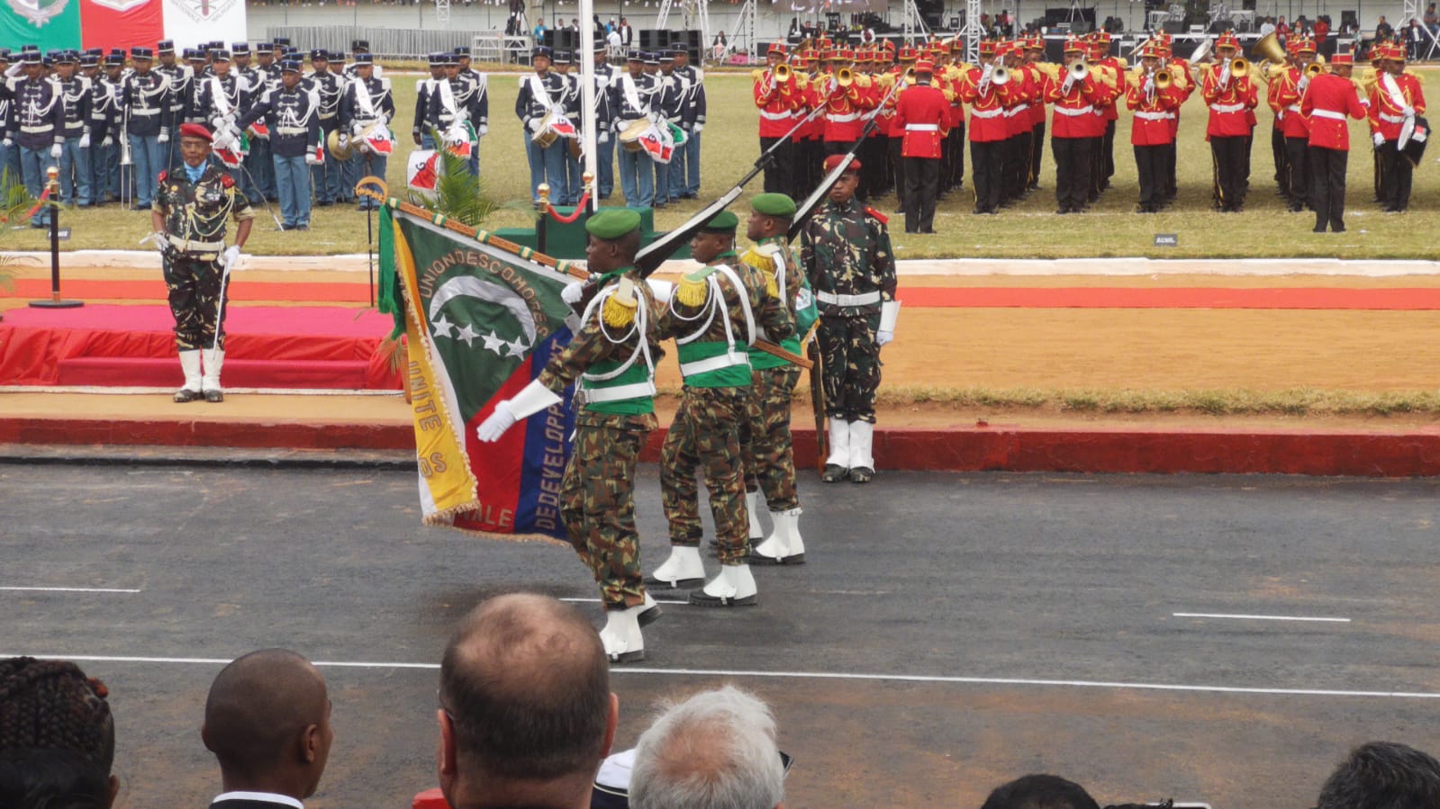 image Fête Nationale Malgache  / L'armée comorienne défile à la Fête Nationale de Madagascar